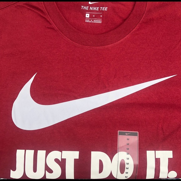 Nike Tops - Nike T-Shirt